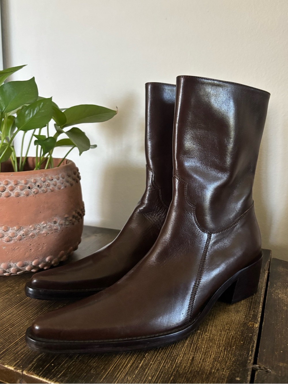 Vintage Vergelio Chocolate Brown Italian Leather Pointy western calf boots